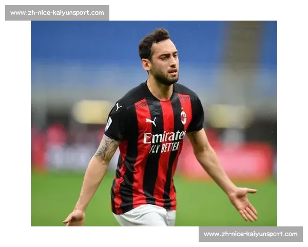 加拉塔萨雷主席澄清：与恰尔汗奥卢的交流纯属偶然，非转会谈判