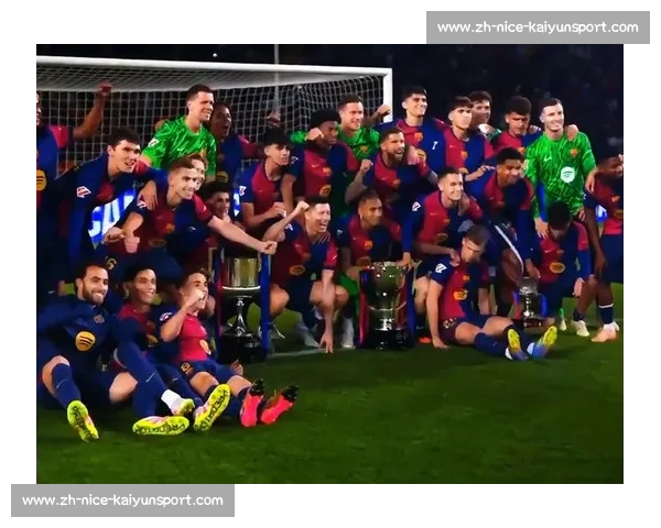 巴萨 2025-26 赛季主客场球衣设计曝光：红蓝渐变与黑金曼巴点燃新赛季激情