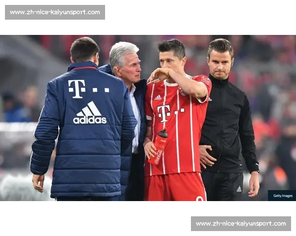 格罗西茨基：未竟的国脚梦与莱万的兄弟情仇