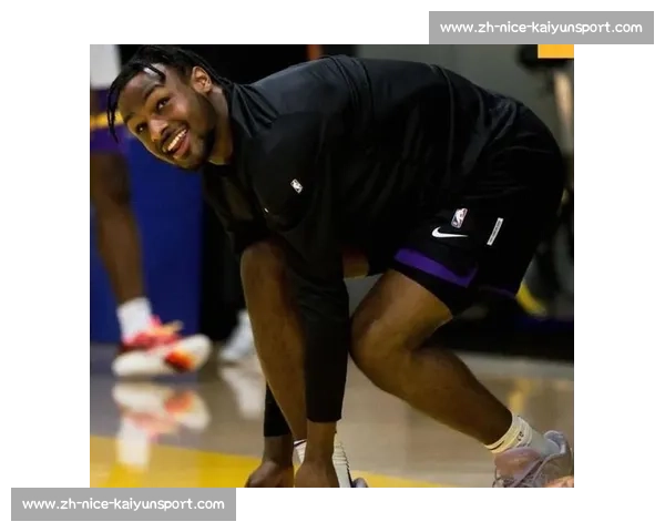 布朗尼特训强化投篮空间能力 剑指夏季联赛首战状元对决