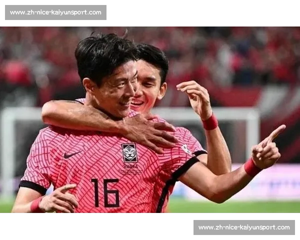 重庆国脚赛后饮酒风波:职业边界争议与舆论撕裂 重庆国脚赛后饮酒风波:职业边界争议与舆论撕裂