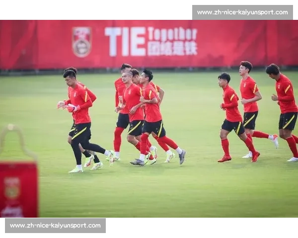 重庆国脚赛后饮酒风波：职业边界争议与舆论撕裂